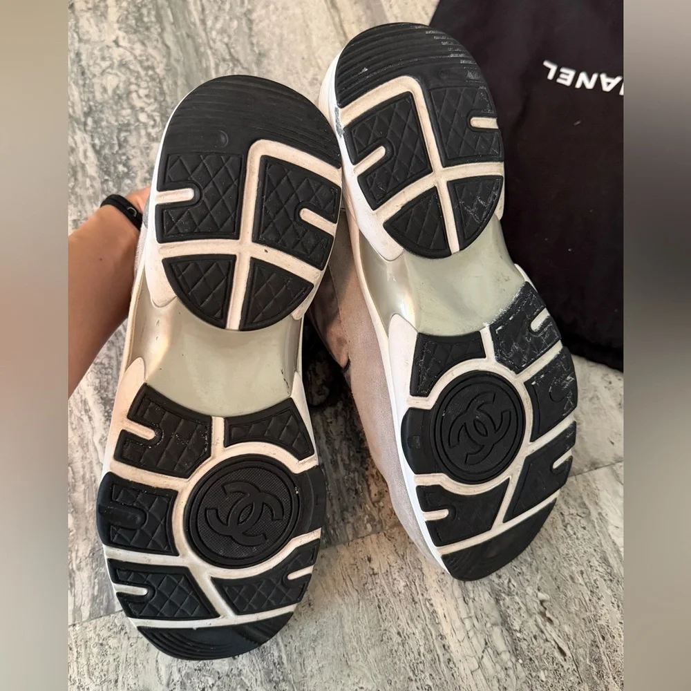 CHANEL Light Gray Suede CC Logo Sneakers